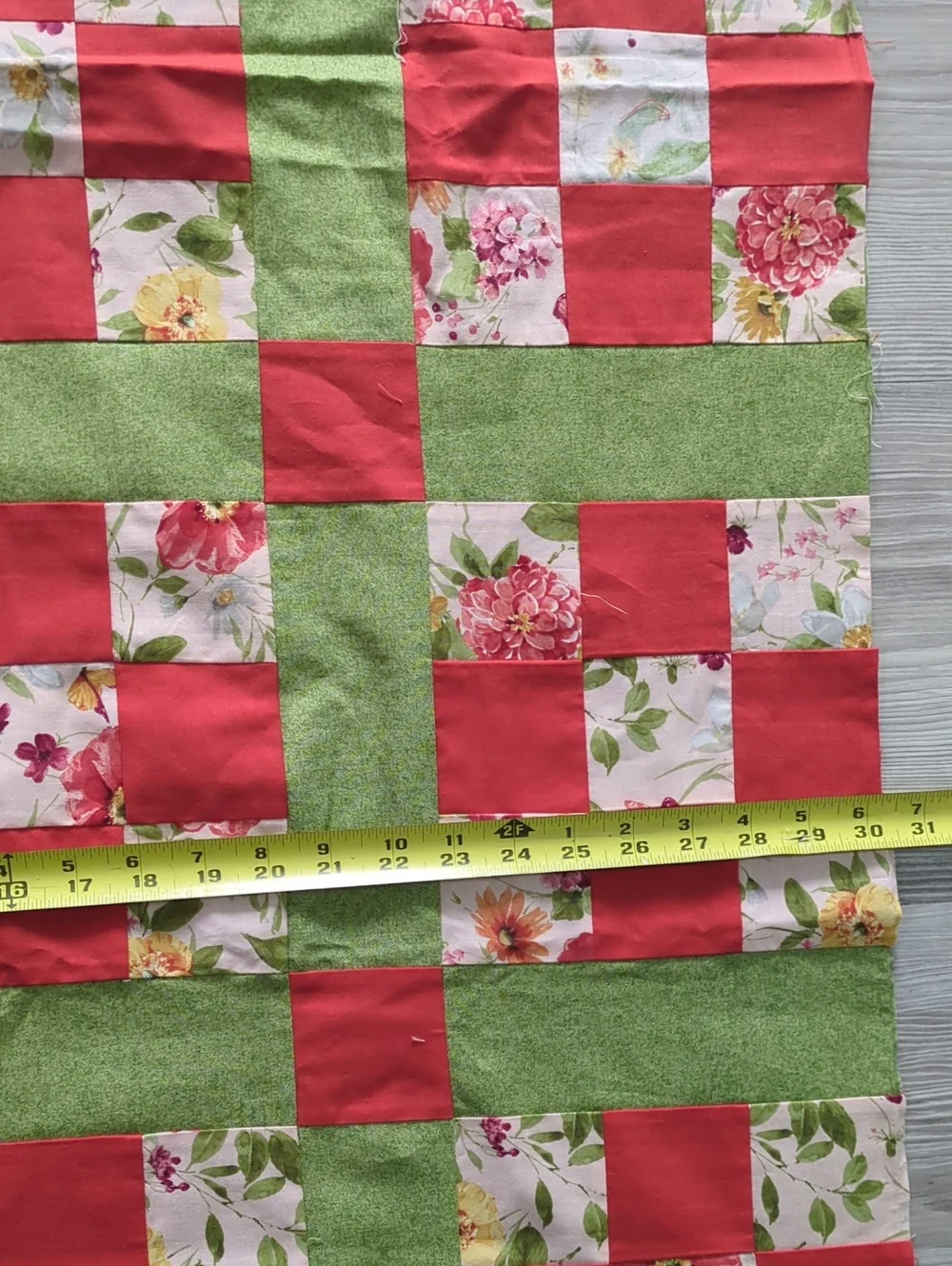 Handmade Unfinished Quilt Top UFO Floral Patchwork Green Red 30.5 x 53